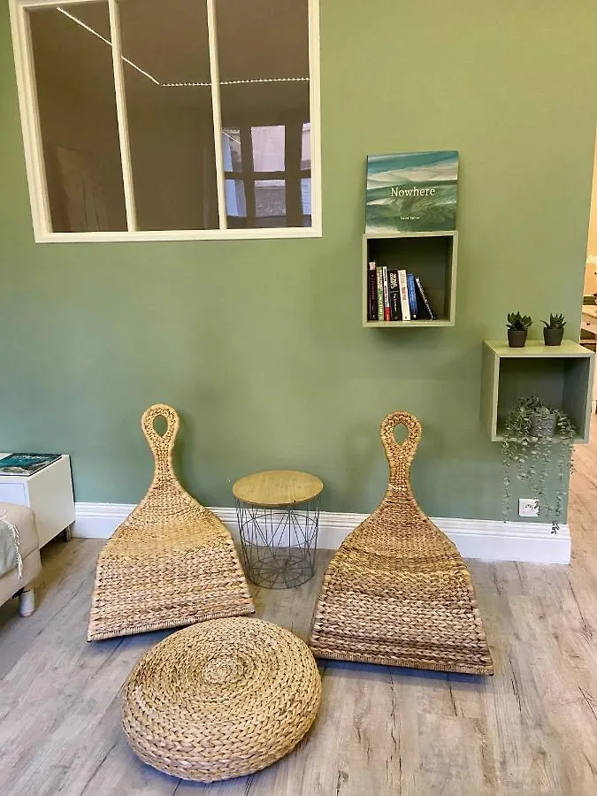 Апартаменты Beach Hut * Green Oasis With Private Patio 10 Min To Palais & Beaches * Pet Friendly Канны Франция